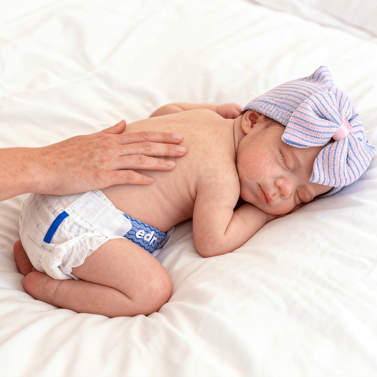 18-Inch Full Body Silicone Girl Doll – Realistic Open-Mouth Newborn Baby Doll, Soft Flexible Handmade Reborn Doll with Outfit, Birthday Christmas Gift for Kids & Collectors
