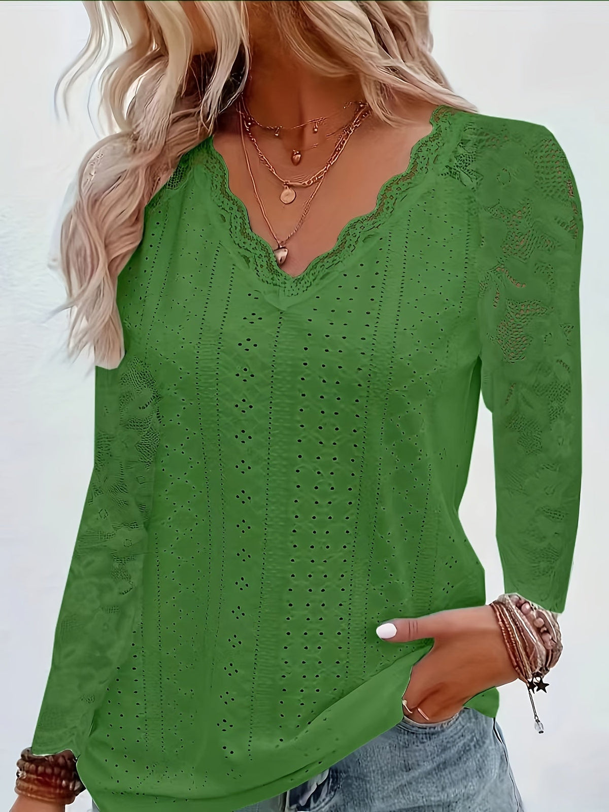 Women's Contrast Lace V-Neck Eyelet Long Sleeve T-Shirt - Elegant Floral Lace Trim Casual Top for Spring Fall