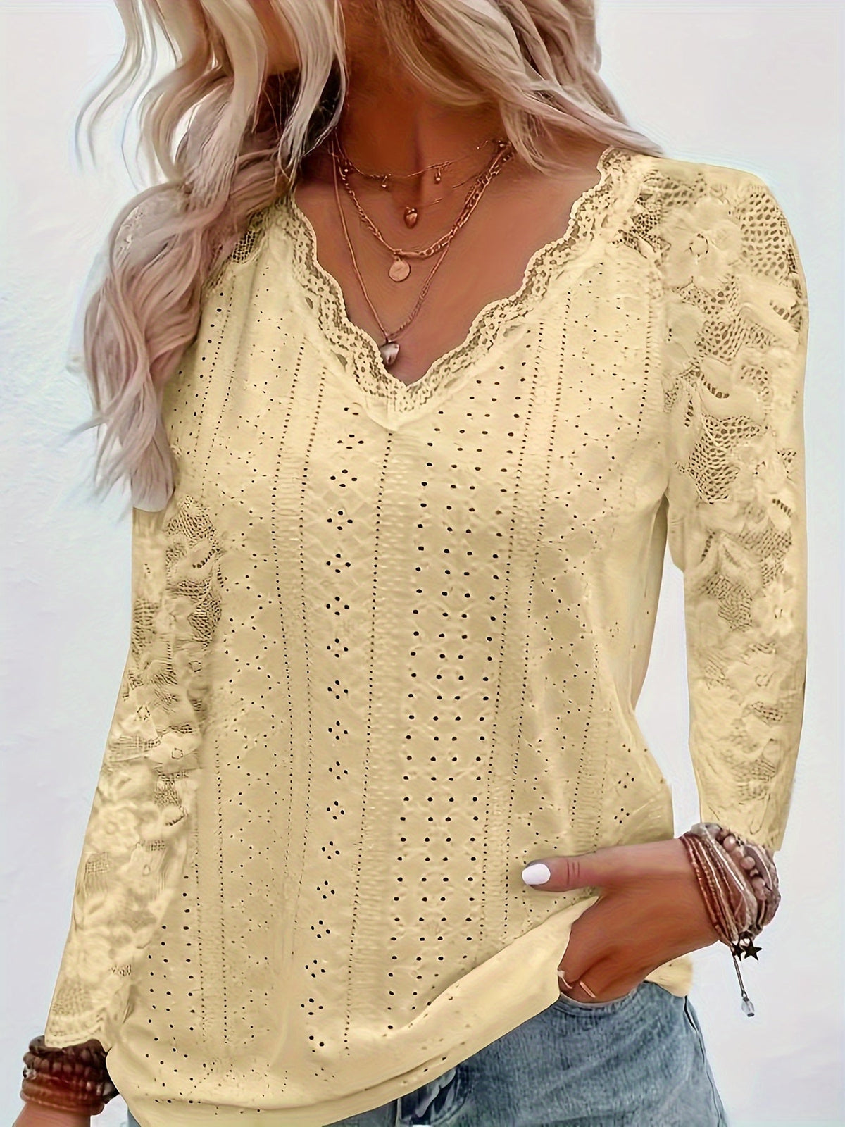 Women's Contrast Lace V-Neck Eyelet Long Sleeve T-Shirt - Elegant Floral Lace Trim Casual Top for Spring Fall