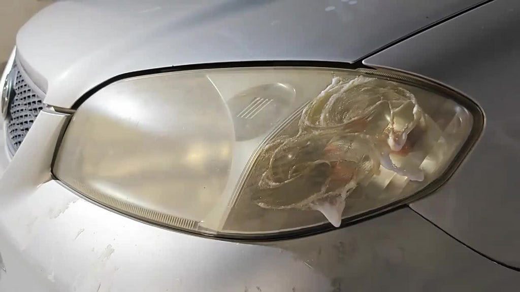 Ceramic Coating Headlight Restoration Spray 100ml – Advanced Ceramic Formula, No Polishing or Sanding Required, Spray-On Headlight Repair & Renovation Fluid, Restores Clarity Fast, Universal Fit for All Car Models, Headlight Cleaner & Protectant