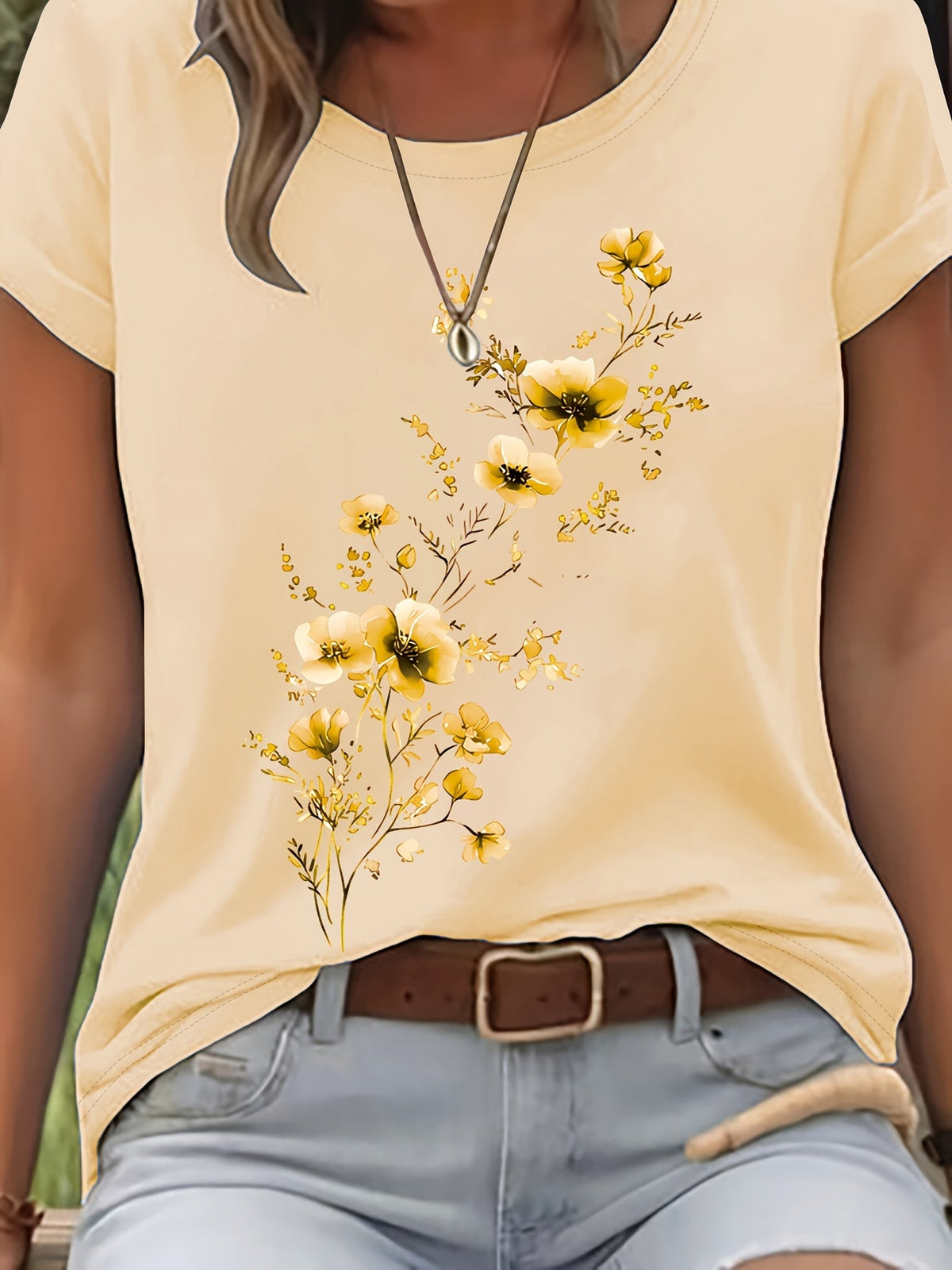 Women's Watercolor Floral Print T-Shirt – Elegant Round Neck Short Sleeve Casual Top for Spring & Summer