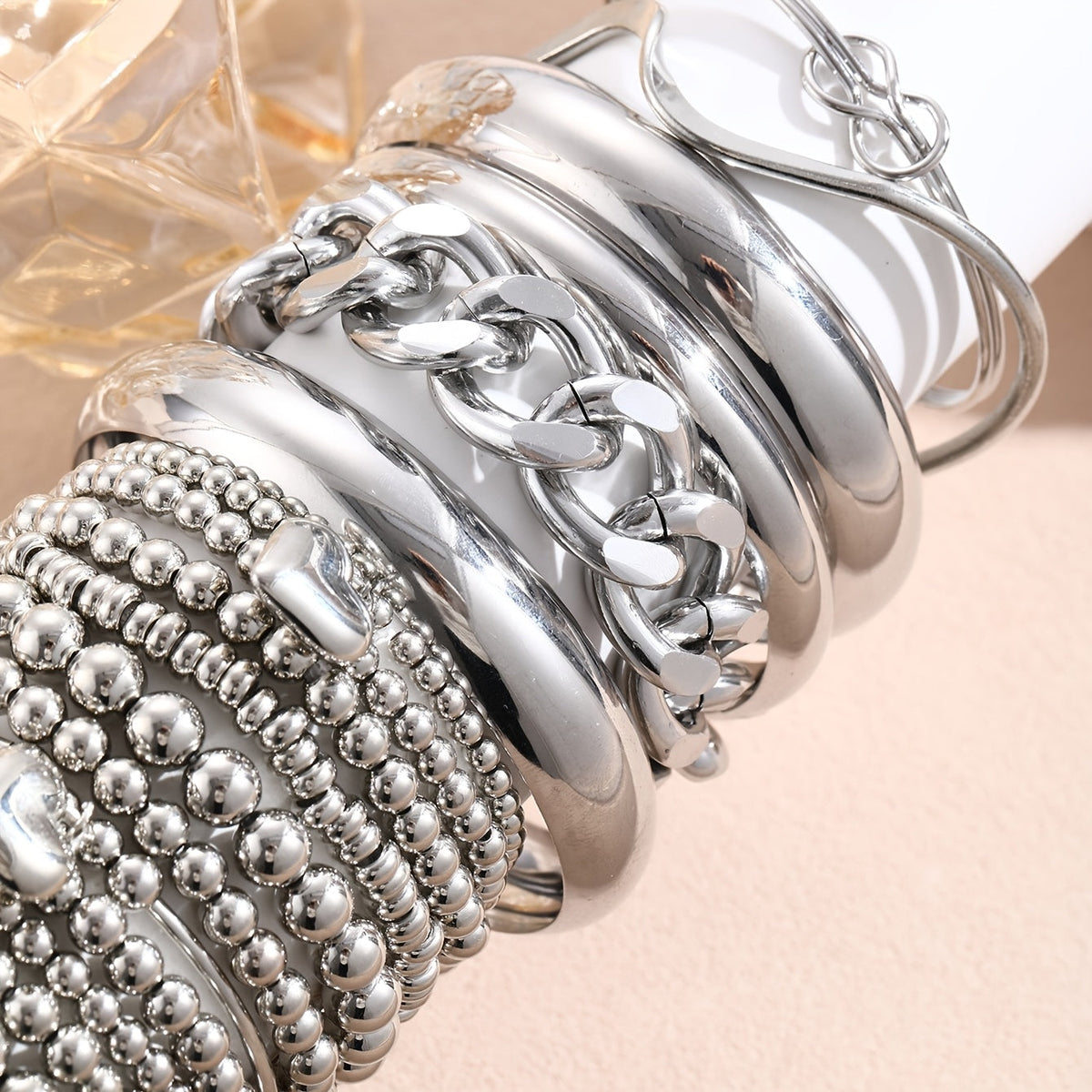 Vintage Bowknot & Leopard Plaid Charm Bracelet Set for Women – Boho Irregular Cord Bracelets, Random Styles & Colors, Silver & Gold, 7-Piece or 16-Piece Bundle for Resort & Daily Wear