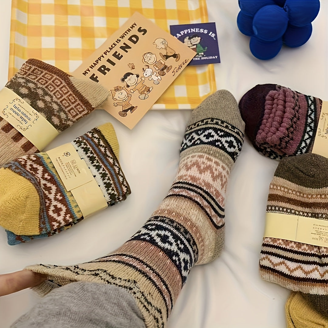 Women's Thick Winter Socks 5 Pairs – Soft Warm Plaid Thermal Crew Socks for Hiking Skiing Casual Outdoor Wear, 250g Heavy Weight, Christmas Gift Set