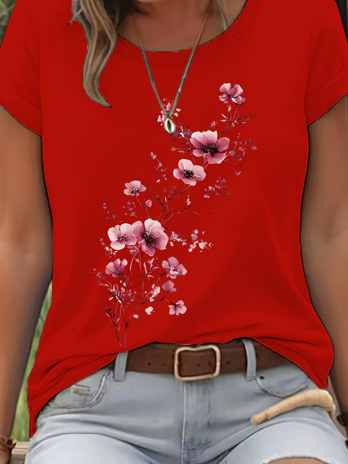 Women's Watercolor Floral Print T-Shirt – Elegant Round Neck Short Sleeve Casual Top for Spring & Summer